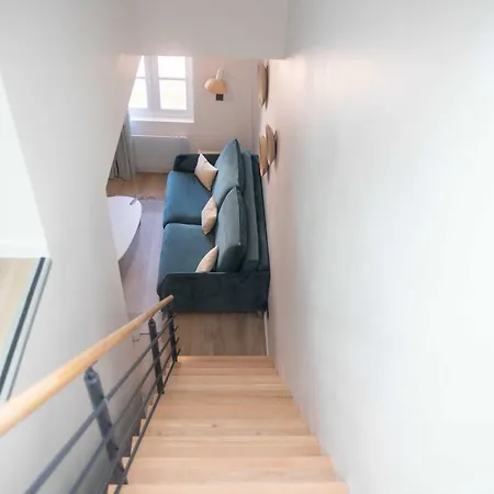 شقة 2 Bed Flat - Hyper Centre St Tropez